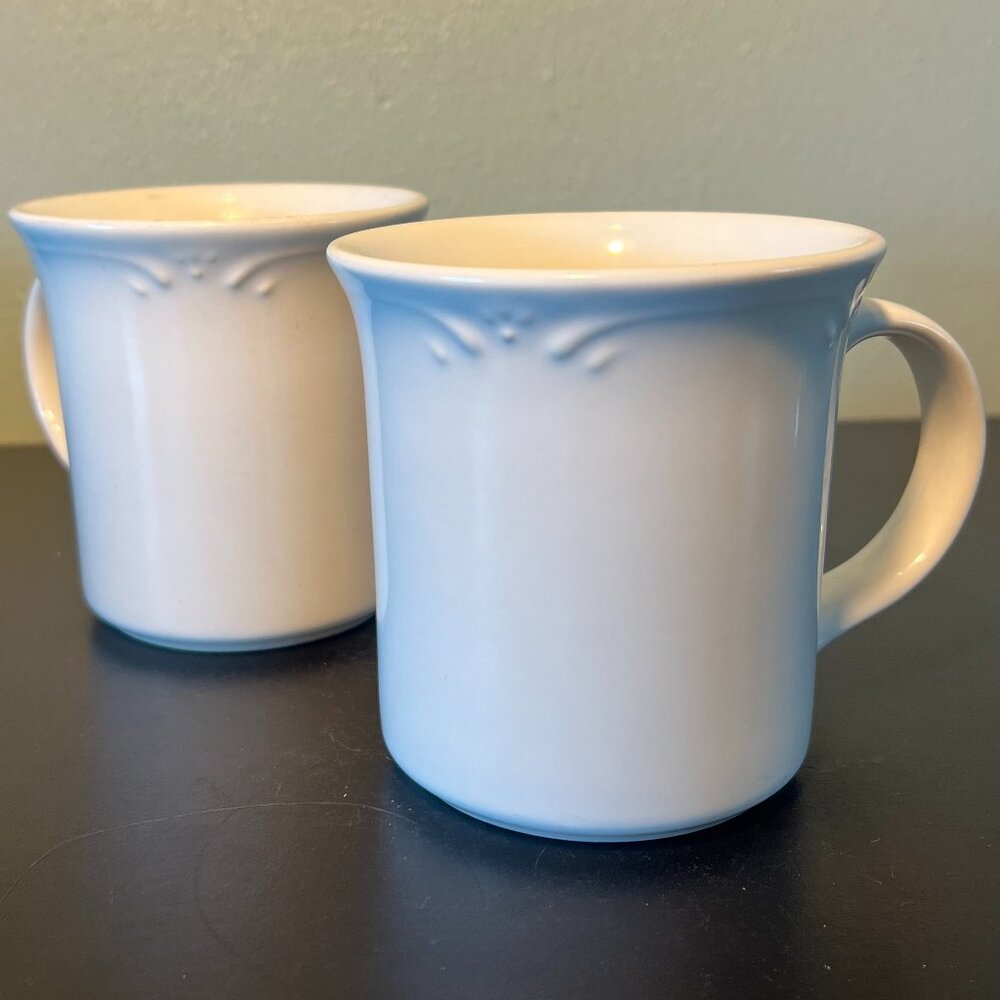 Pfaltzgraff FILIGREE White Embossed Stoneware Coffee Mugs Set of 2 Tea Cups 14oz